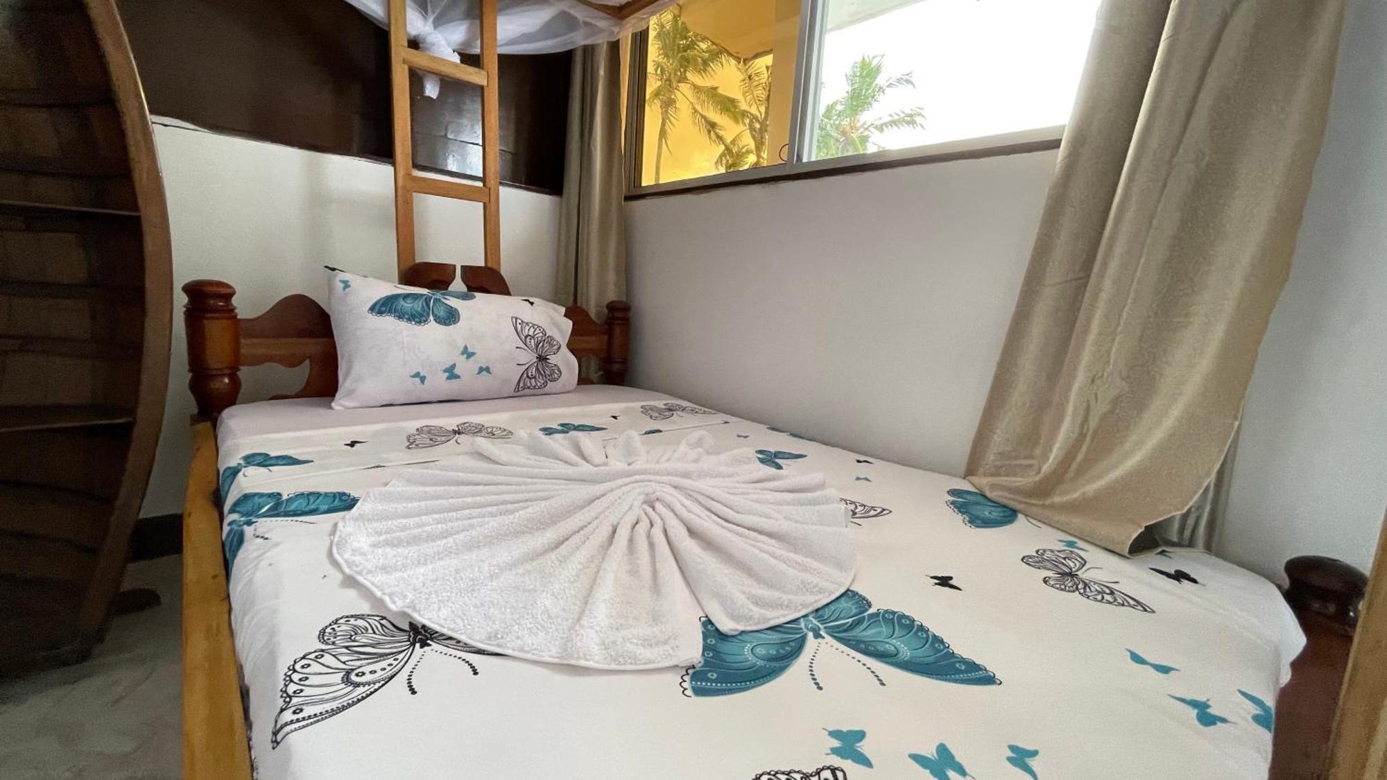 Hostel Aquarium House